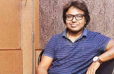 மனைவியுடன் விவாகரத்தை அறிவித்த இசையமைப்பாளர் டி.இமான்