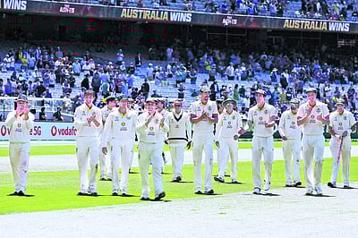 ஆஷஸை வென்றது ஆஸ்திரேலியா: இங்கிலாந்து ‘ஹாட்ரிக்’ தோல்வி