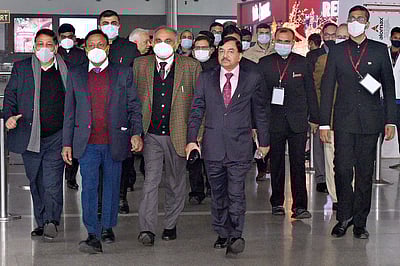 உ.பி. தேர்தல்: தலைமைத் தேர்தல் ஆணையர் ஆலோசனை