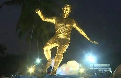 கோவாவில் கால்பந்து வீரர் ரொனால்டோவிற்கு சிலை