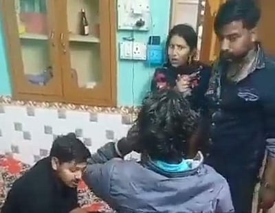 உபி: திருடியதாக தலித் சிறுமி மீது கொடூரத் தாக்குதல், பிரியங்கா காந்தி கண்டனம்