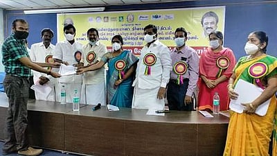 சொந்த மாவட்டத்தில் வேலை வேண்டுமென்ற மனநிலையை மாற்றிக்கொள்ளவேண்டும்