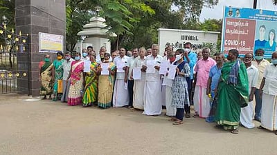 அமைப்புசாரா தொழிலாளா்களுக்கு பொங்கல் பரிசு வழங்கக் கோரிக்கை