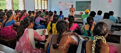 ஜெஜெ கல்வியியல் கல்லூரியில் கருத்தரங்கு