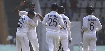 மும்பை டெஸ்டில் ஃபாலோ ஆன் ஆன நியூசிலாந்து: அஸ்வினுக்கு 4 விக்கெட்டுகள்!