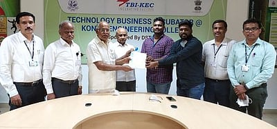 இளம் தொழில் முனைவோருக்கு கொங்கு பொறியியல் கல்லூரி ரூ. 26 லட்சம் நிதி உதவி