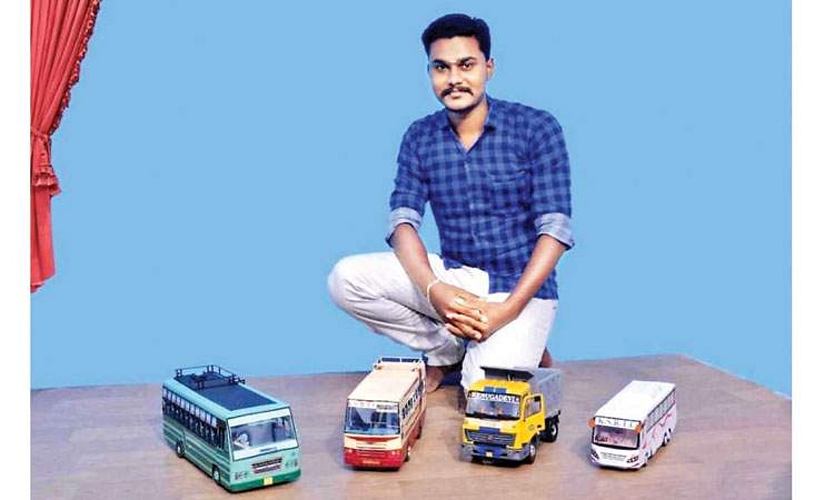 மக்களை ஈர்க்கும் மினியேச்சர் கலை!