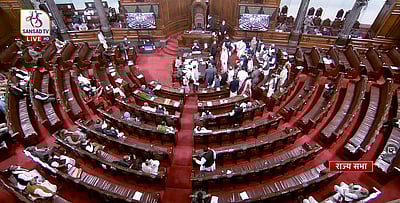 நாடாளுமன்றத்தின் இரு அவைகளும் பிற்பகல் 3 மணிவரை ஒத்திவைப்பு