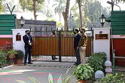 விபின் ராவத் மகளுடன் ராஜ்நாத் சிங் சந்திப்பு