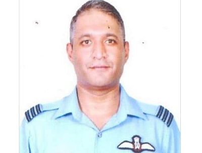 ஹெலிகாப்டர் விபத்து: மேல்சிகிச்சைக்காக‌ பெங்களூருக்கு அழைத்து வரப்பட்டார் கேப்டன் வருண்சிங்