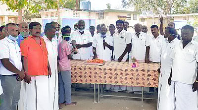 அரசுப் பள்ளிக்கு ரூ.7 லட்சத்தில் நுழைவு வாயில்