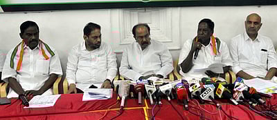 புதுவையில் நியாய விலைக் கடைகள்மூடப்பட்டதற்கு கிரண் பேடிதான் காரணம்: நாராயணசாமி