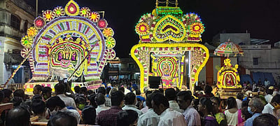 சென்னிமலையில் மகா தரிசன விழா: ஆயிரக்கணக்கான பக்தர்கள் பங்கேற்பு