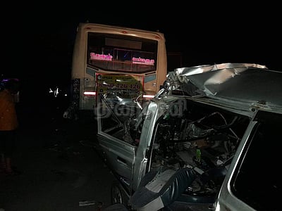 கிருஷ்ணகிரி அருகே நின்றிருந்த அரசு பேருந்து மீது கார் மோதல்: 6 பேர் பலி