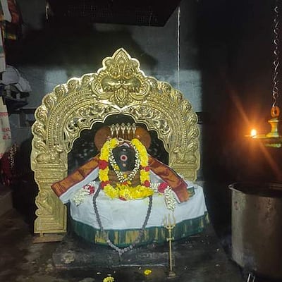 நரிக்குடி எமனேஸ்வரா் கோவிலில் தை அமாவாசை சிறப்பு வழிபாடு