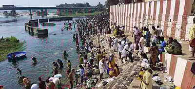 தை அமாவாசை: பவானி கூடுதுறையில் திரளான பக்தர்கள் புனித நீராடி வழிபாடு