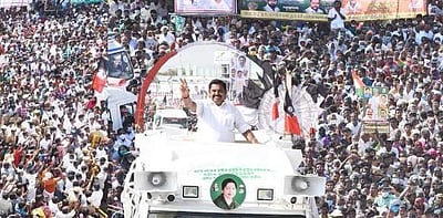 திமுக தலைவர் மு.க.ஸ்டாலின் மனு வாங்குவது ஏமாற்று வேலை: முதல்வர் எடப்பாடி கே.பழனிசாமி