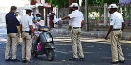 போக்குவரத்து விதி மீறல்: அபராதம் செலுத்தாவிடில் கடும் நடவடிக்கை