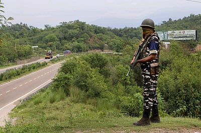 ஜம்மு-காஷ்மீா் மறுசீரமைப்பு சட்டத் திருத்த மசோதா நாடாளுமன்றத்தில் நிறைவேற்றம்