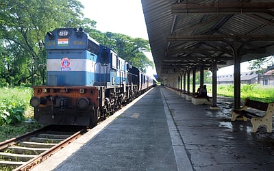 முழு அளவில் ரயில் சேவை தொடங்குவது குறித்து முடிவு செய்யவில்லை: ரயில்வே