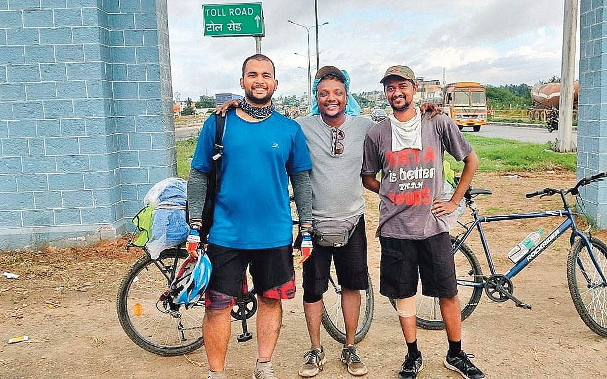 சைக்கிளில் சுற்றுலா!