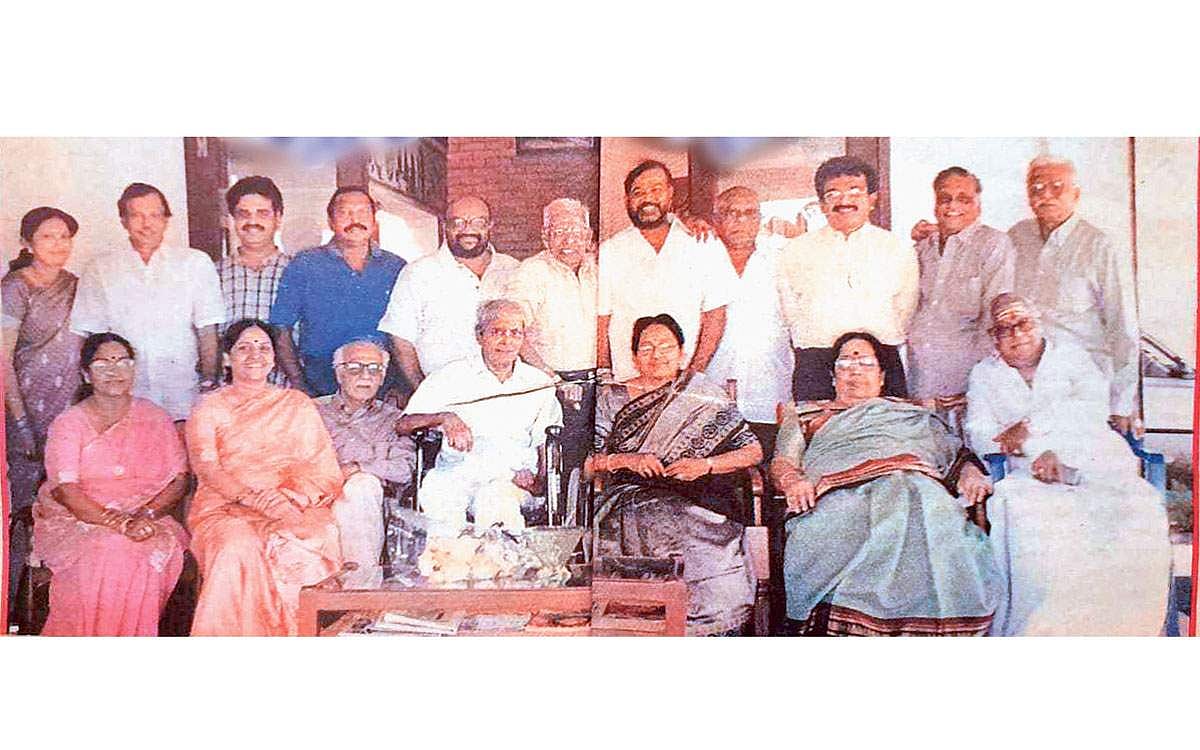 ரோஜா மலரே!: கலைஞர்களுக்கு சந்தோஷம் தருவது எது தெரியுமா? - 76