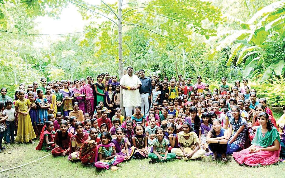 மாற்றம் ஏற்படுத்திய மனிதர்