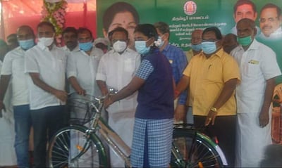 ரூ.1.34 கோடியில்  நலத்திட்ட உதவிகள்: சட்டப்பேரவைத் தலைவர் வழங்கினார்