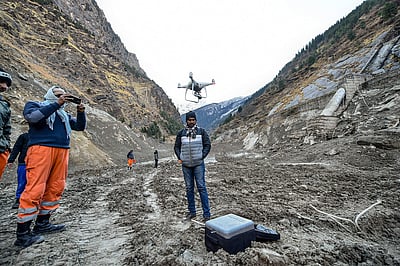 உத்தரகண்ட் விபத்து: மேலும் 5 உடல்கள் மீட்பு