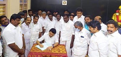 திருக்குவளை கருணாநிதி நினைவு இல்லத்தில் மு.க.ஸ்டாலின்