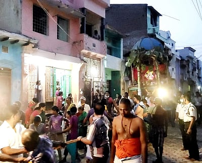 வெயிலுகந்தம்மன் திருக்கோயிலில் மாசித்திருவிழா தேரோட்டம்