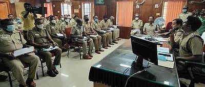 பேரவைத் தோ்தல்: விழுப்புரத்தில் டி.ஐ.ஜி. ஆலோசனை