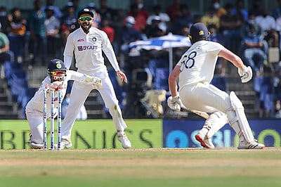 'விக்கெட் வீழ்த்த ஆடுகளம் மட்டும் போதாது': அஸ்வின் கருத்தில் உண்மை உண்டு (விடியோ இணைப்பு)