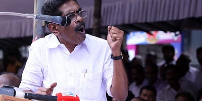 பெட்ரோல், டீசல் விலை உயர்வு: கேரள காங்கிரஸ் உண்ணாவிரதம்