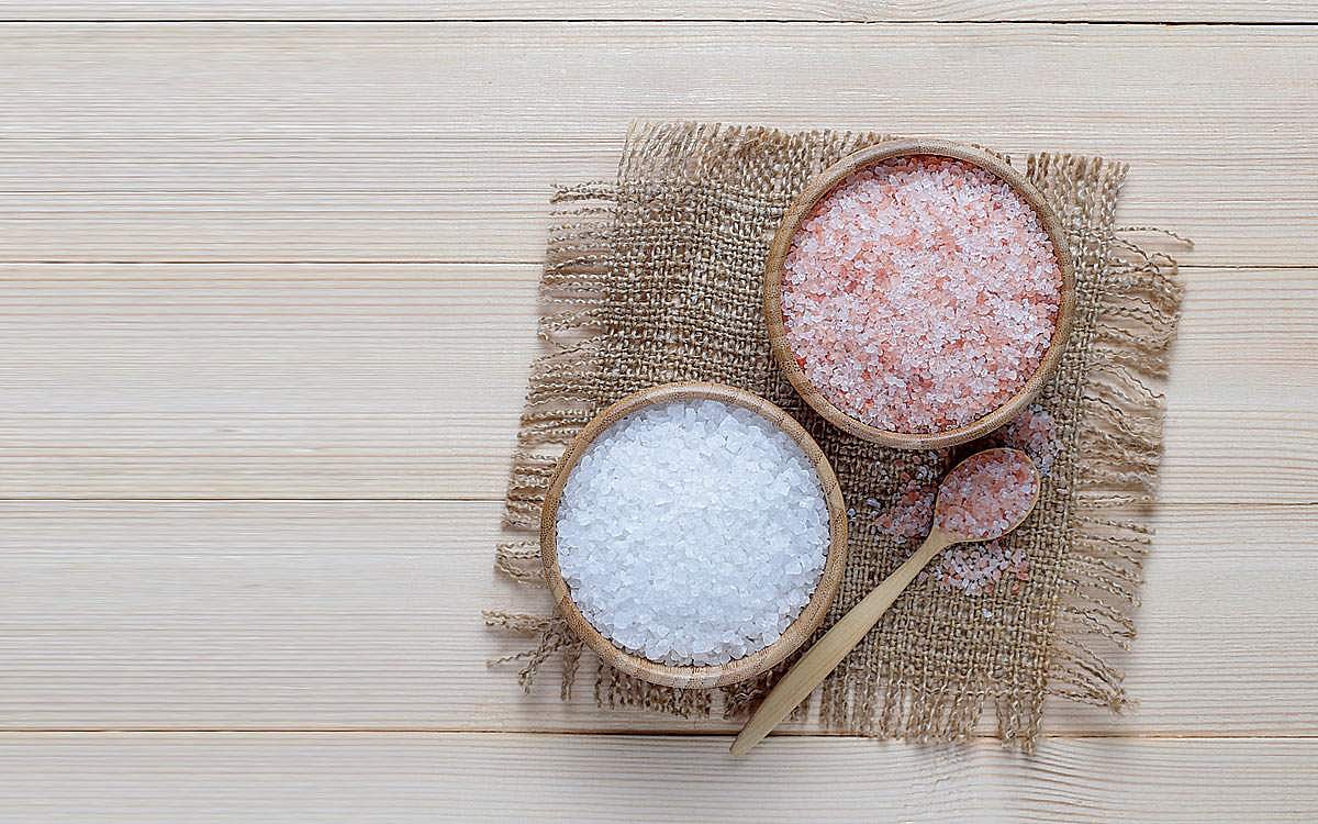 உப்பில் நீர் கசியாமல் இருக்க...