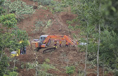 இந்தோனேசியாவில் நிலச்சரிவு: பலி எண்ணிக்கை 12ஆக உயர்வு