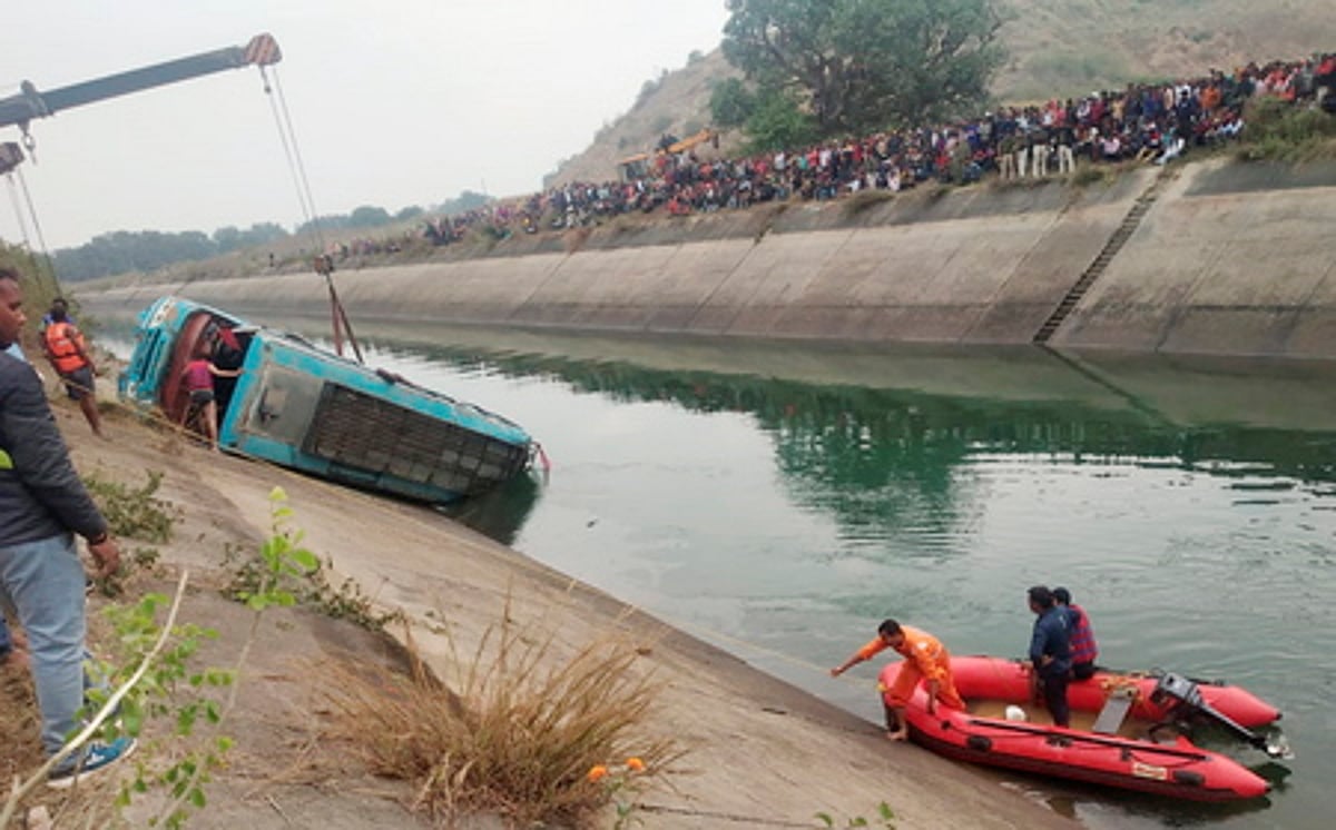 ம.பி.யில் பேருந்து விபத்து: பலி எண்ணிக்கை 49 ஆக உயர்வு