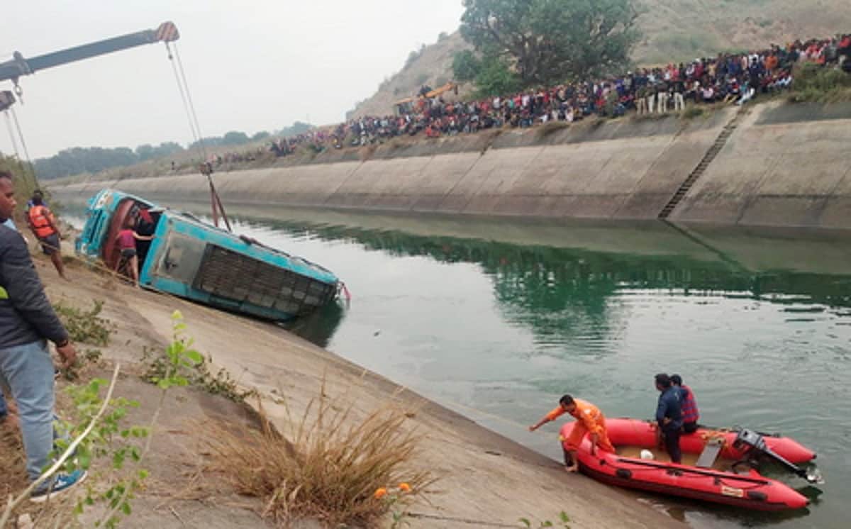 ம.பி.யில் பேருந்து விபத்து: பலி எண்ணிக்கை 49 ஆக உயர்வு