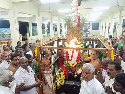 பாவூர்சத்திரம் வென்னிமலை முருகன் கோவில் மாசி திருவிழா: கொடியேற்றத்துடன் தொடக்கம்