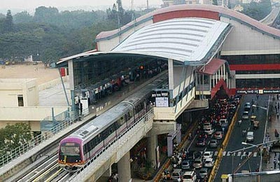 விவசாயிகள் ரயில் மறியல்: தில்லி மெட்ரோ வாயில்கள் மூடப்பட்டன