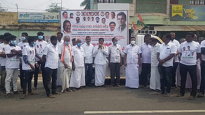 வேளாண் சட்டங்களை எதிர்த்து ஈரோடு தெற்கு மாவட்ட காங்கிரஸார் தெருமுனை பிரசாரம் 
