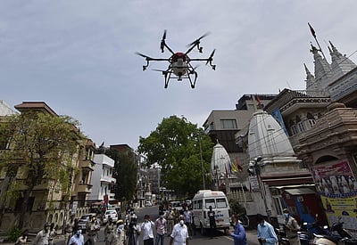 ட்ரோன்களை பயன்படுத்துவதற்கு வேளாண், விவசாயிகள் நலத்துறைக்கு அனுமதி