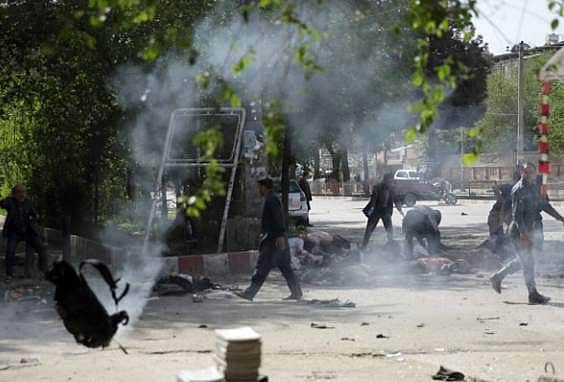 பாகிஸ்தான் சோதனைச் சாவடியில் துப்பாக்கிச் சூடு: 4 வீரர்கள் பலி