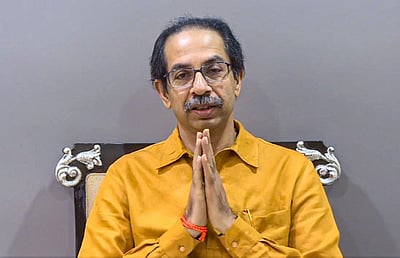 கரோனாவிலிருந்து தப்பிக்க முகக்கவசம் மட்டுமே தீர்வு: மகாராஷ்டிர முதல்வர்