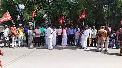சிவகாசியில் நகராட்சி நிர்வாகத்தைக் கண்டித்து ஆர்ப்பாட்டம்