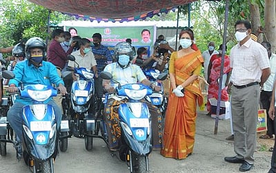 மாற்றுதிறனாளிகளுக்கு ரூ. 46 லட்சத்தில் நல உதவிகள்