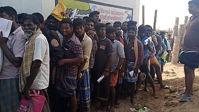 உசிலம்பட்டி அருகே ஜல்லிக்கட்டு டோக்கன் வழங்குவதில் முறைகேடு