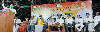 என்எல்சி வேலைவாய்ப்பில் தமிழா்கள் புறக்கணிப்பு: பாமக கண்டனம்