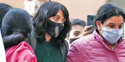 'டூல் கிட்' வழக்கு: திஷா ரவியை காவலில் எடுத்து விசாரிக்க நீதிமன்றம் அனுமதி