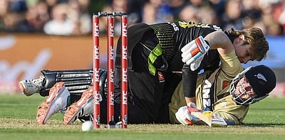 ஆஸ்திரேலியாவுக்கு எதிரான டி20: சரிவிலிருந்து நியூசி. அணியை மீட்டு அதிரடியாக 99 ரன்கள் எடுத்த கான்வே!